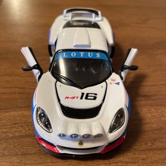 Kinsmart 2012 Lotus Exige R-GT 1:32 scale Die Cast Car KT-5362 - Picture 2 of 11